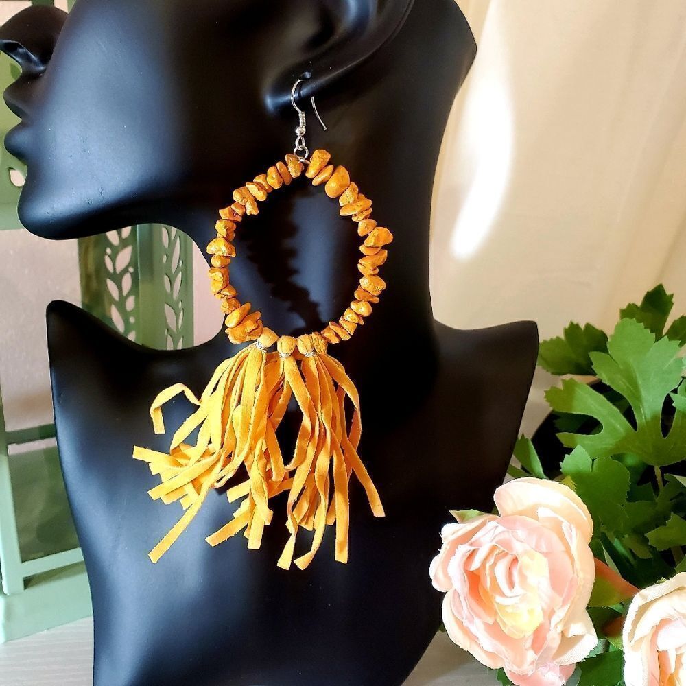 𝅺orange Chip Stone Loop and Faux Suede Tassel Earrings